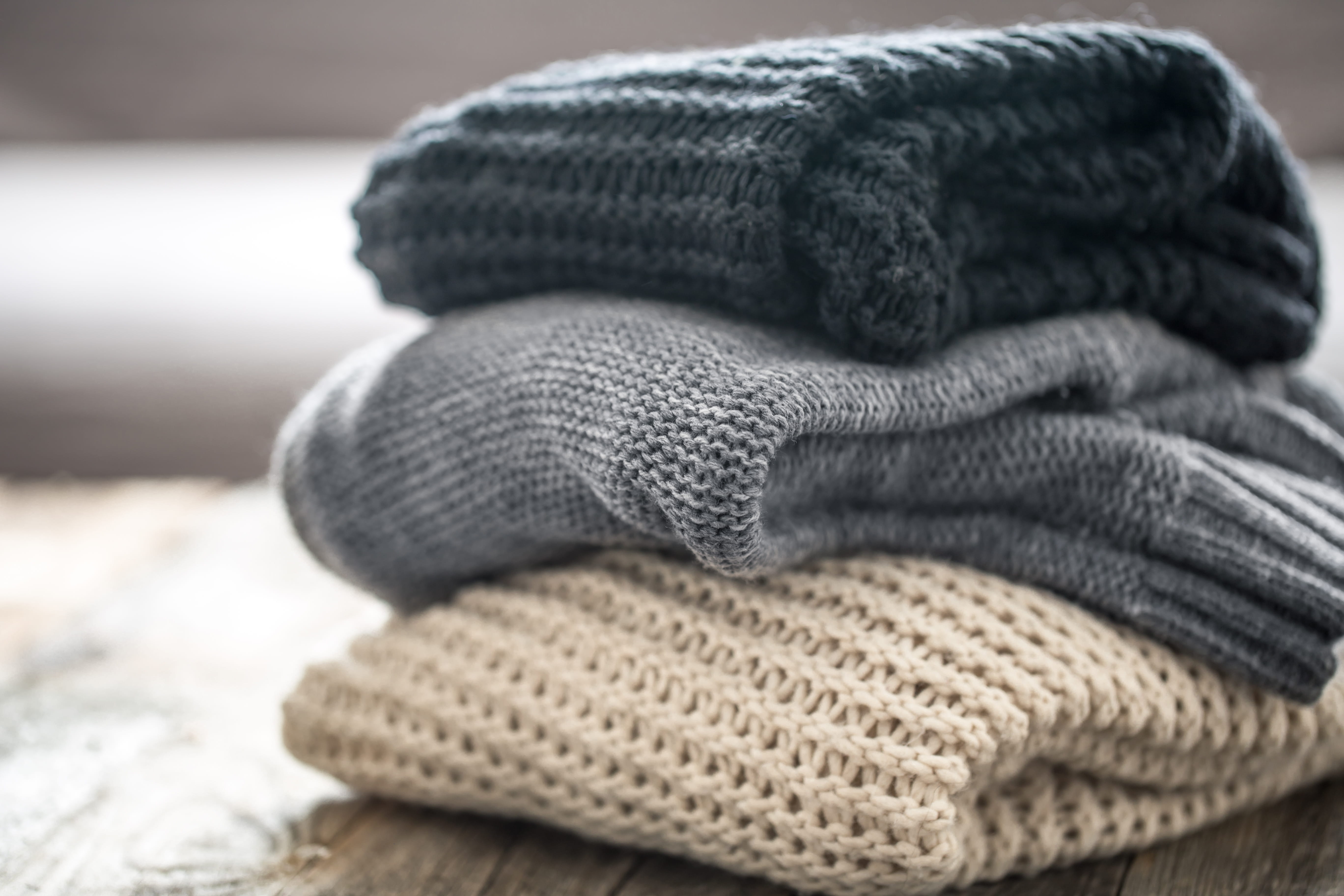 Sweater Rajut Cocok dengan Apa? 7 Ide Outfit Stylish